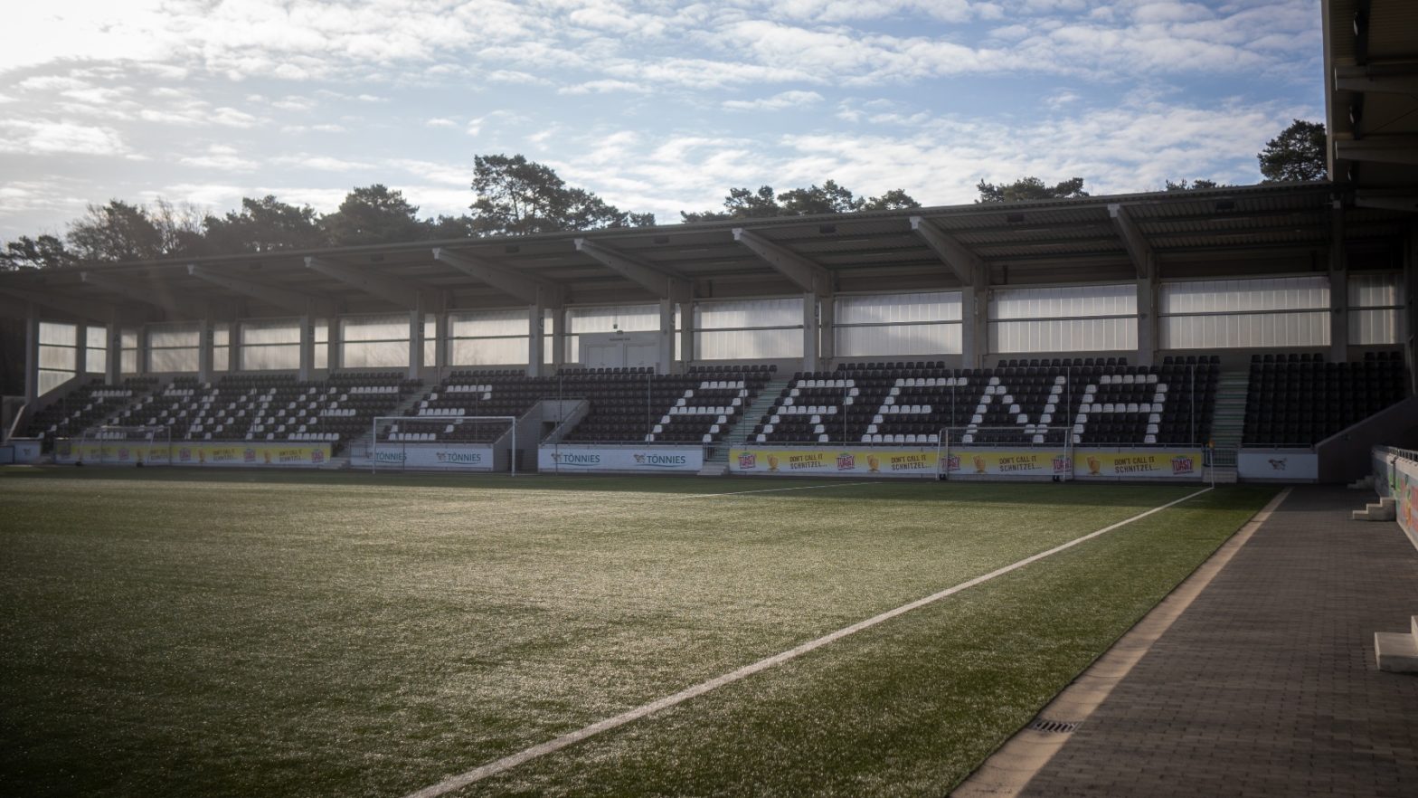 Heimspielstätte des FSV Gütersloh: Die Tönnies Arena in Rheda-Wiedenbrück. (Foto: Dennis Seelige / FSV Gütersloh 2009)
