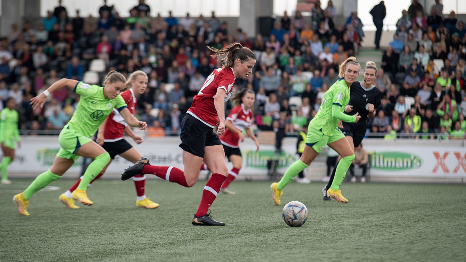 FSV-Abwehrspielerin Anna Höfker im DFB-Pokalspiel gegen den VfL Wolfsburg. (Foto: Dennis Seelige / FSV Gütersloh 2009)