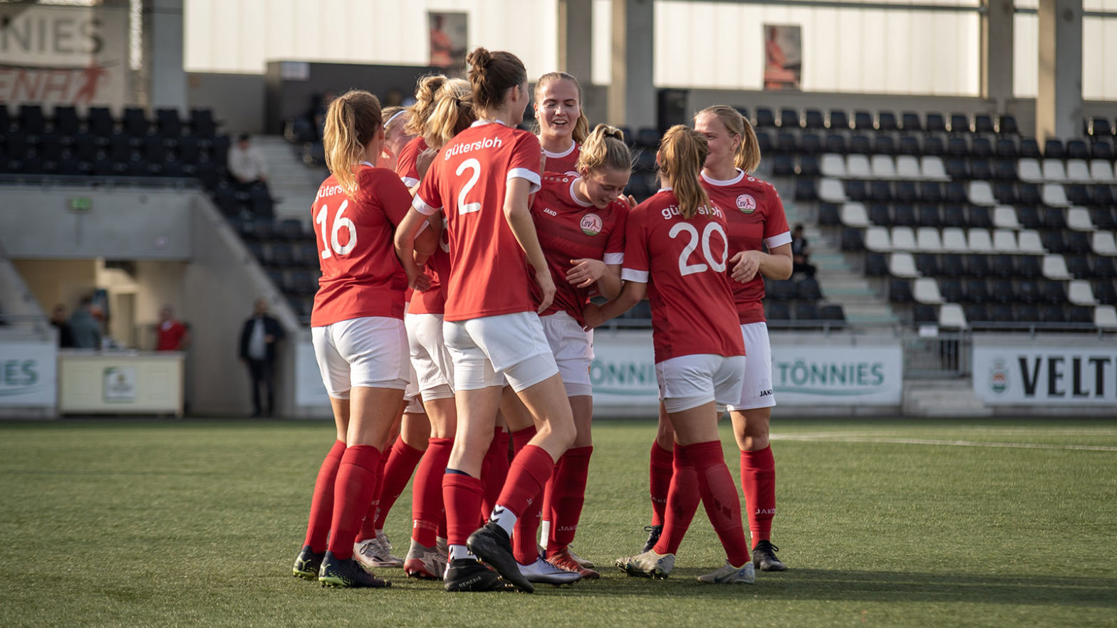 Jubel bei der 2. Mannschaft des FSV Gütersloh (Foto: Dennis Seelige / FSV Gütersloh 2009)