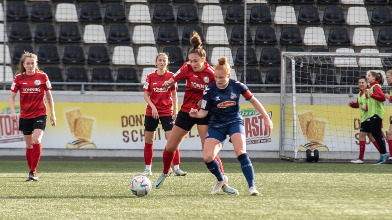 Shpresa Aradini im Spiel gegen den 1. FC Köln II (Foto: Dennis Seelige / FSV Gütersloh 2009)