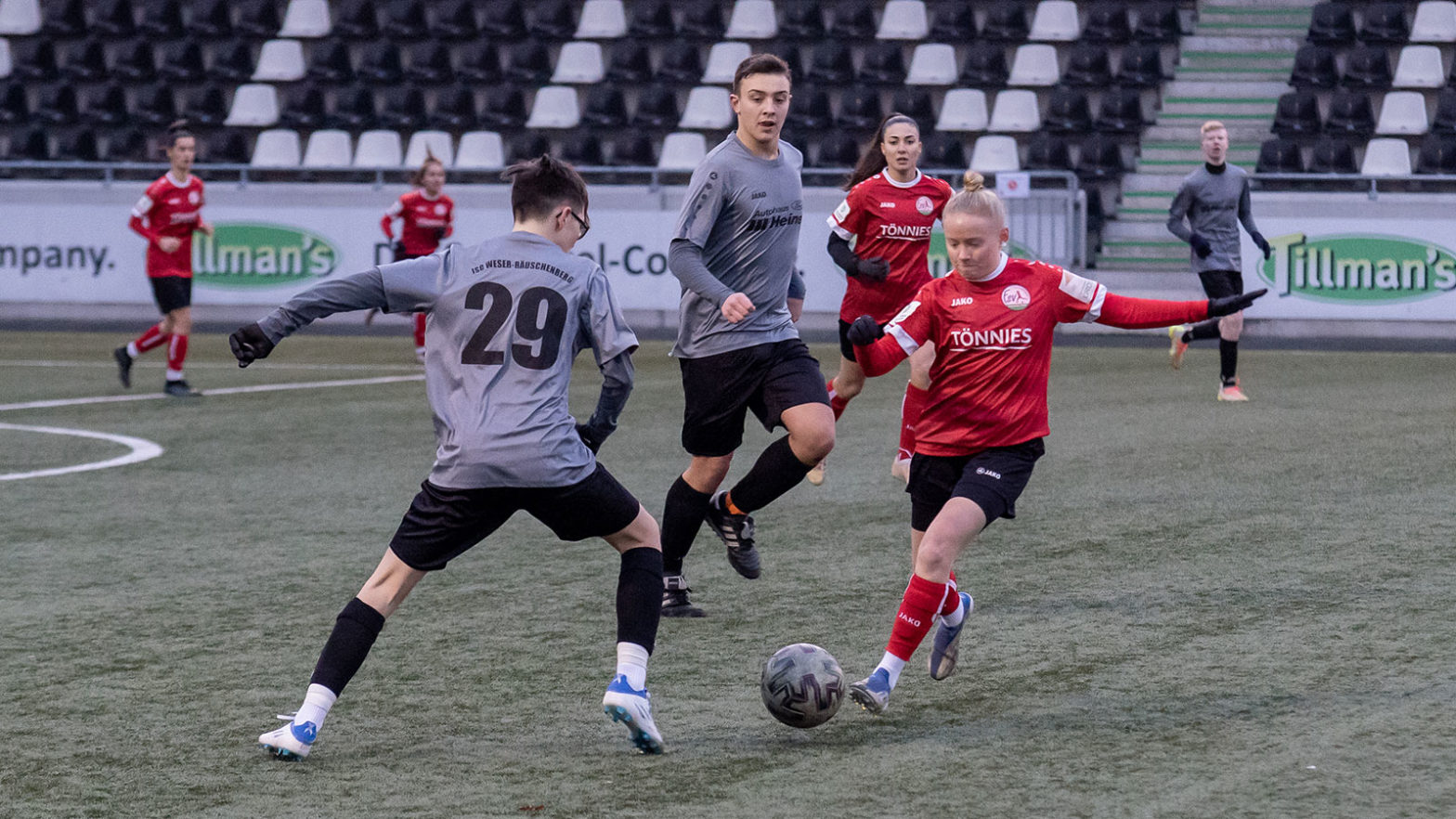 FSV U-17 Spielerin Madleen Franz im Testspiel gegen die JSG Brenkhausen/​Bosseborn. (Foto: Dennis Seelige / FSV Gütersloh 2009)