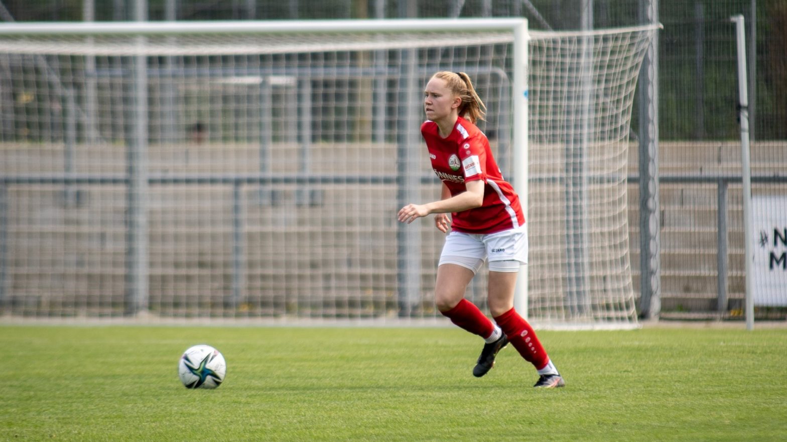 FSV-Mittelfeldspielerin Ronja Leubner (Foto: Dennis Seelige / FSV Gütersloh 2009)
