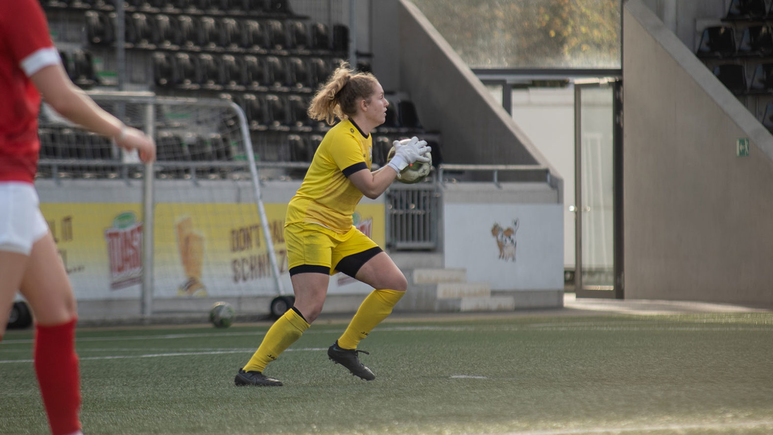 Torhüterin Janina Sauer im Einsatz für die 2. Mannschaft des FSV Gütersloh. (Foto: Dennis Seelige / FSV Gütersloh 2009)