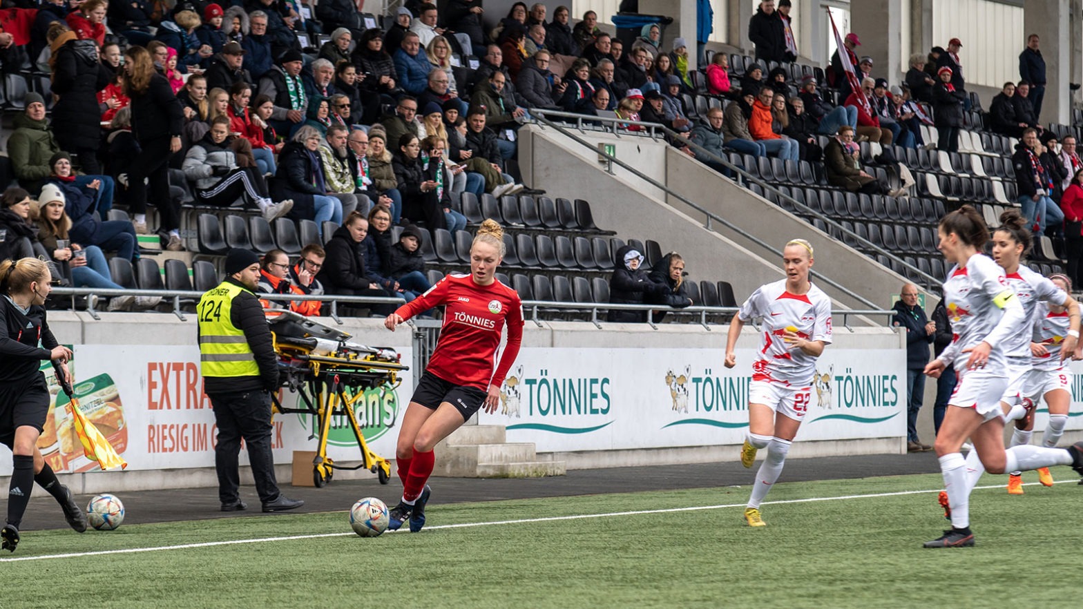 FSV-Verteidigerin Lilly Stojan im Spitzenspiel gegen RB Leipzig. (Foto: Dennis Seelige / FSV Gütersloh 2009)