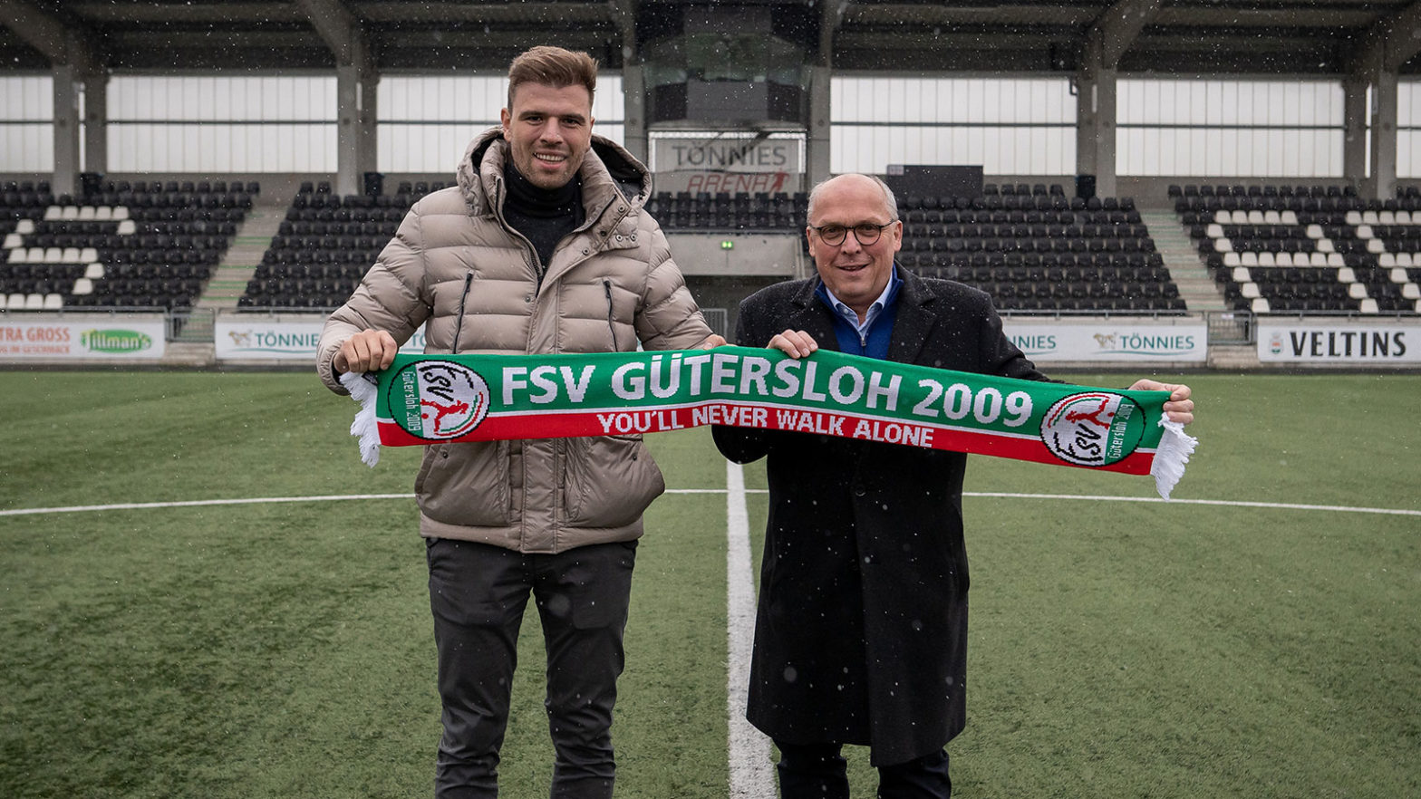 Maximilian Tönnies und Michael Horstkötter in der Tönnies-Arena. (Foto: FSV Gütersloh 2009)