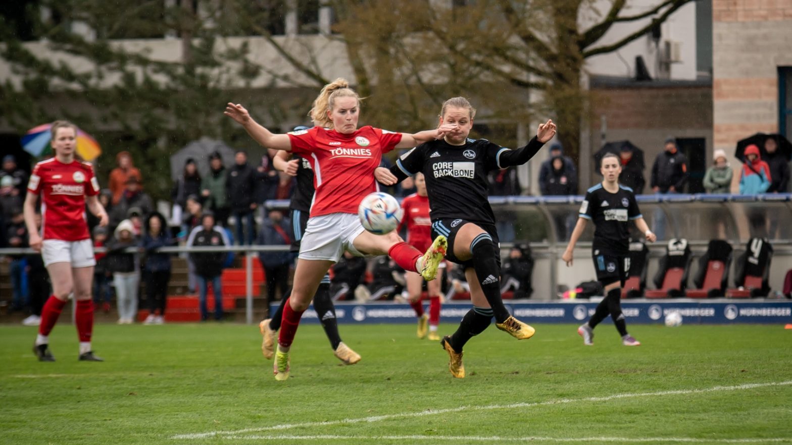 FSV-Defensivallrounderin Maren Tellenbröker im Auswärtsspiel beim 1. FC Nürnberg. (Foto: Dennis Seelige / FSV Gütersloh 2009)