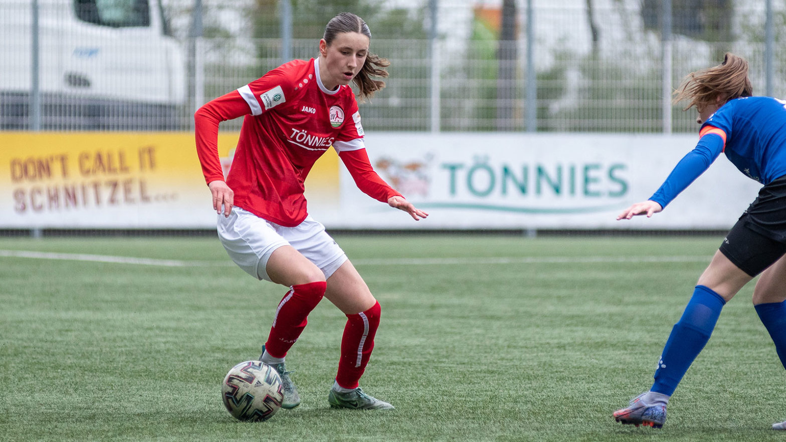 FSV U-17-Spielerin Phine Ebert während eines Spiels in der B-Juniorinnen-Bundesliga. (Foto: Boris Kessler / FSV Gütersloh 2009)