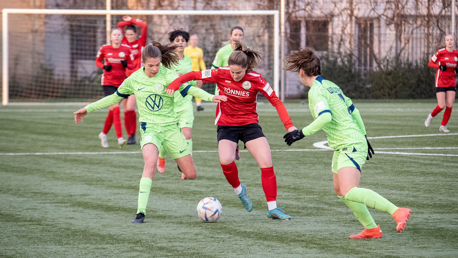FSV-Angreiferin Lena Strothmann im Zweitliga-Hinspiel gegen den VfL Wolfsburg II. (Foto: Dennis Seelige / FSV Gütersloh 2009)