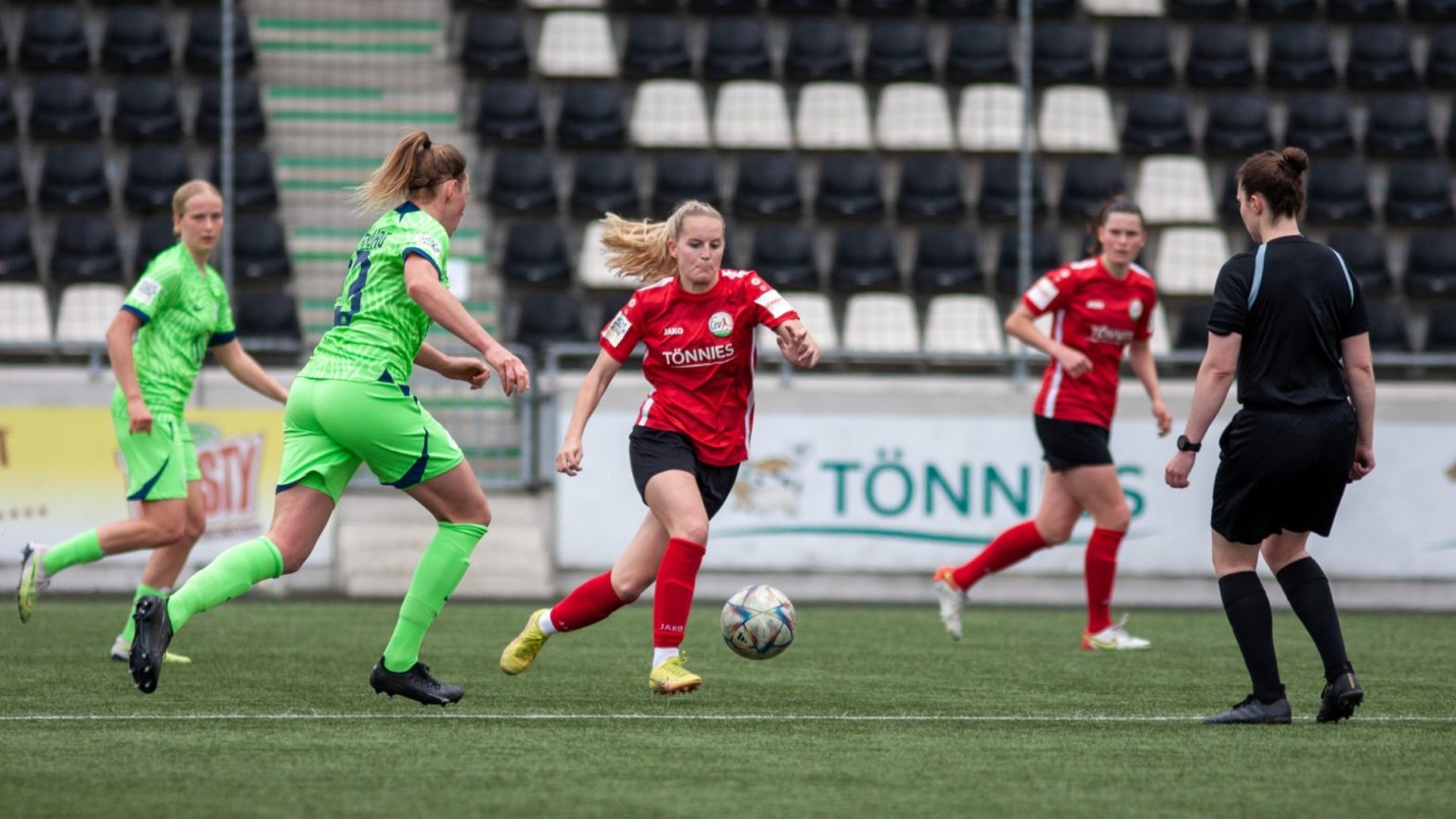Maren Tellenbröker in der Zweitligapartie gegen den VfL Wolfsburg II. (Foto: Dennis Seelige / FSV Gütersloh 2009)