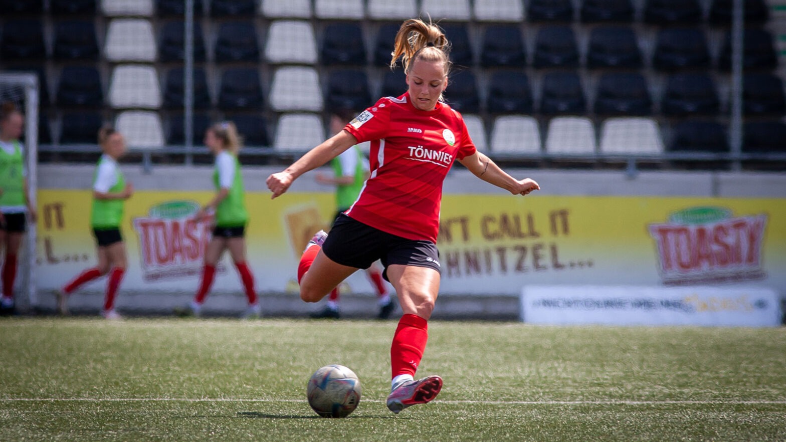 Celina Baum im Einsatz für den FSV Gütersloh. (Foto: Dennis Seelige / FSV Gütersloh 2009)