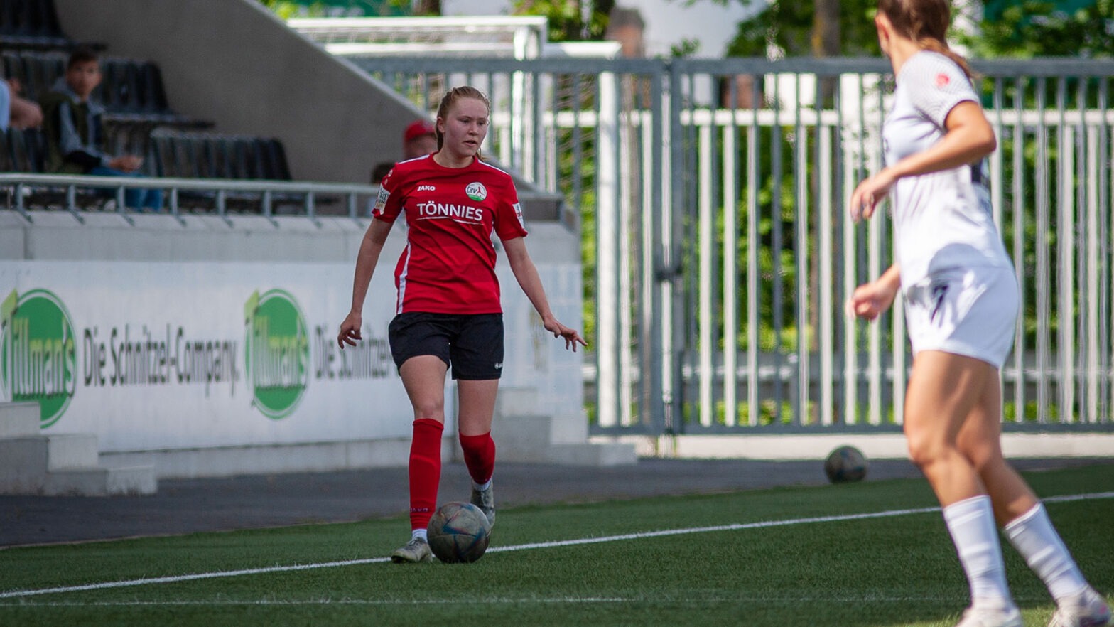 FSV-Mittelfeldspielerin Ronja Leubner (Foto: Dennis Seelige / FSV Gütersloh 2009)