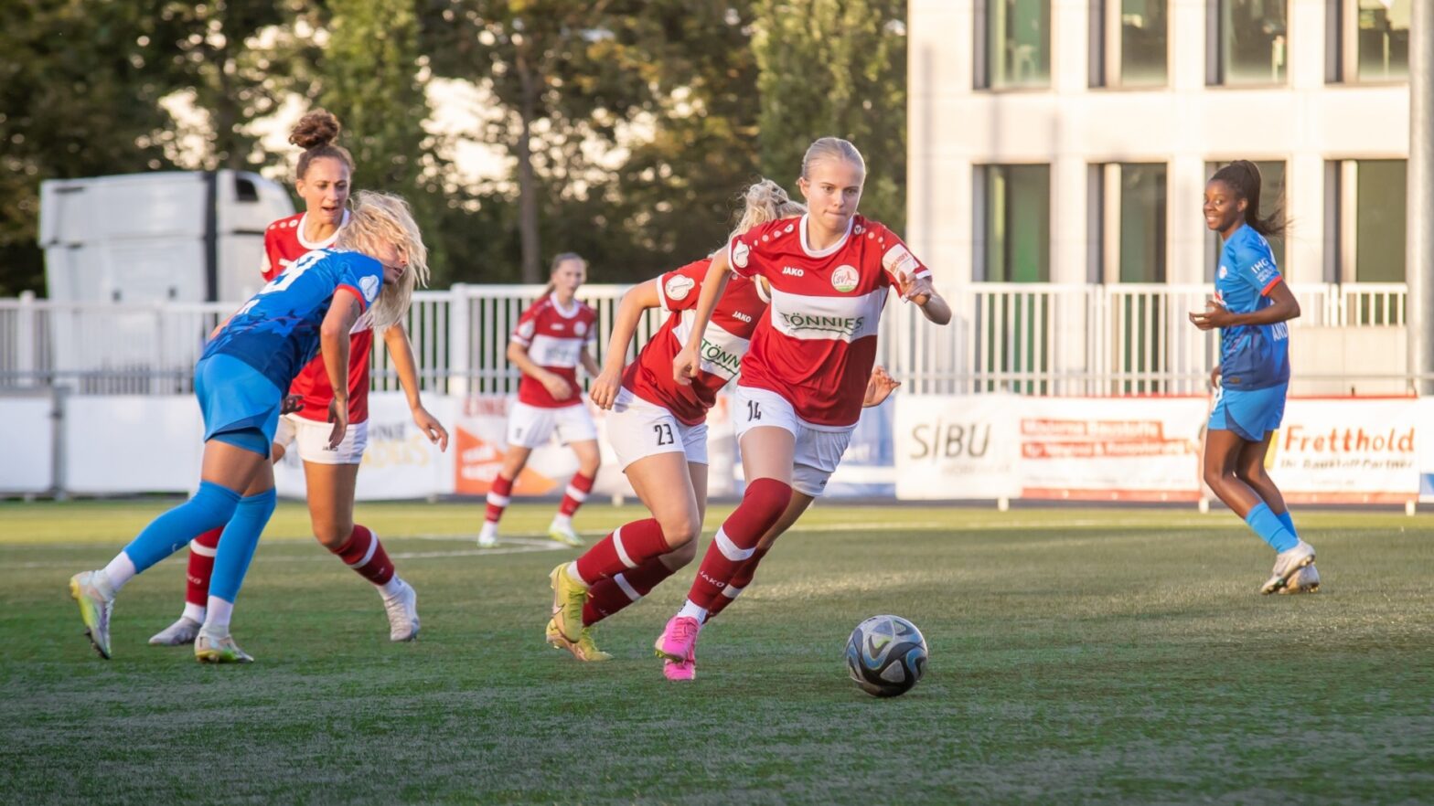 FSV-Defensivallrounderin Hedda Wahle in der DFB-Pokalpartie gegen RB Leipzig. (Foto: Dennis Seelige / FSV Gütersloh 2009)