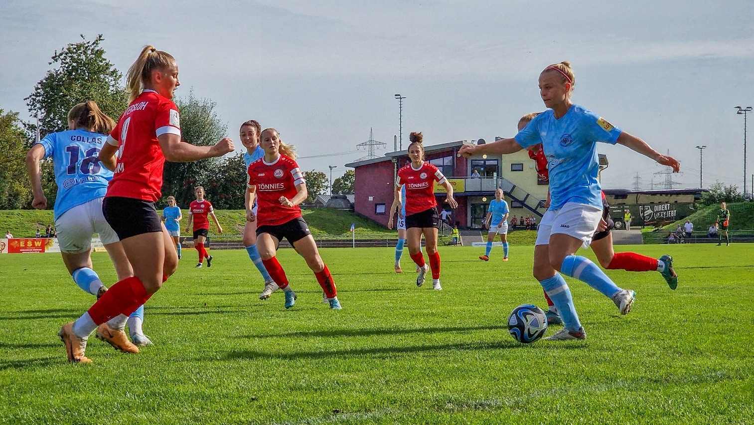 Punkteteilung in der 2. Frauen-Bundesliga: Der FSV Gütersloh holt einen Punkt bei der SG 99 Andernach. (Foto: Chris Punnakkattu Daniel / FSV Gütersloh 2009)