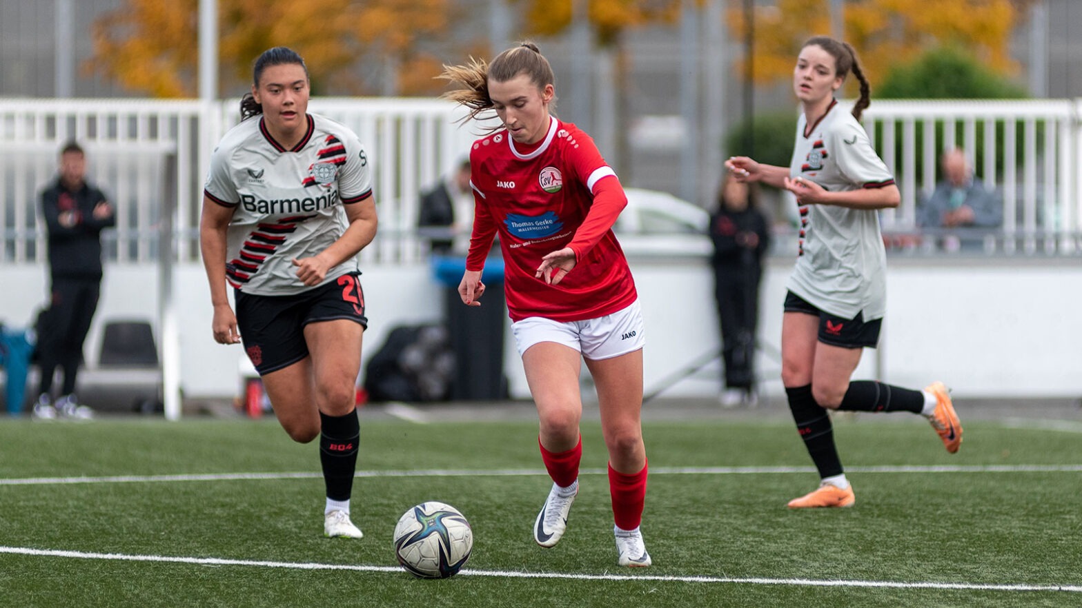 Johanna Burholz im Einsatz für den FSV Gütersloh II gegen Bayer Leverkusen II. (Foto: Boris Kessler / FSV Gütersloh 2009)