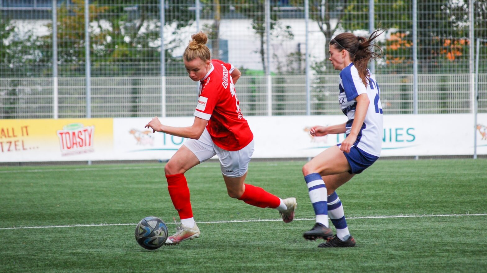 Marie Schröder erzielte beide FSV-Tore im Testspiel gegen den MSV Duisburg. (Foto: Chris Punnakkattu Daniel / FSV Gütersloh 2009)