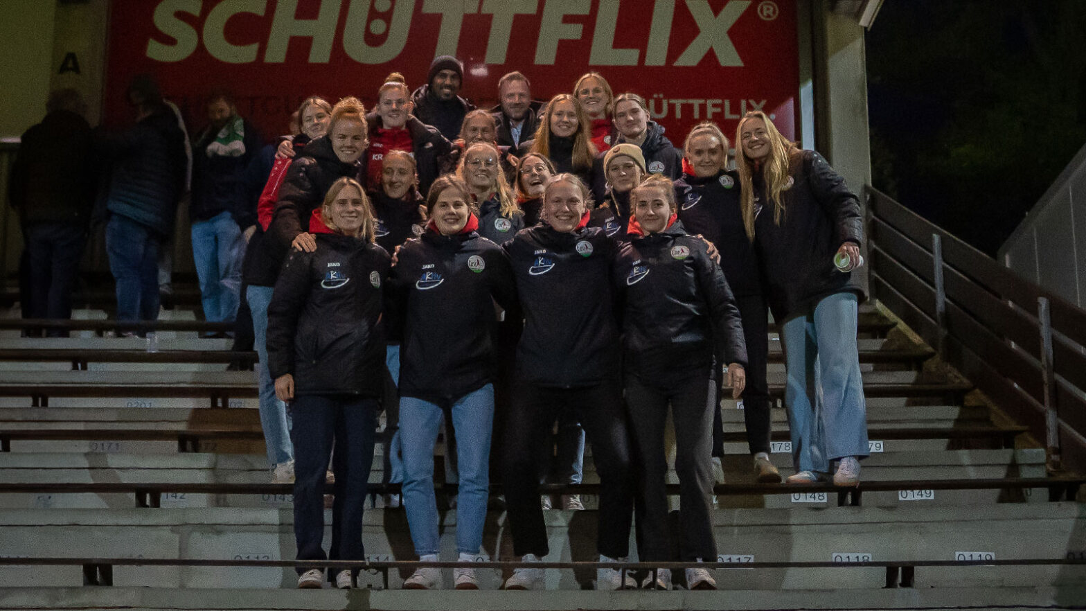 Die Mannschaft des FSV Gütersloh zu Gast beim FCG-Spiel im Ohlendorf Stadion im Heidewald. (Foto: Dennis Seelige / FSV Gütersloh 2009)