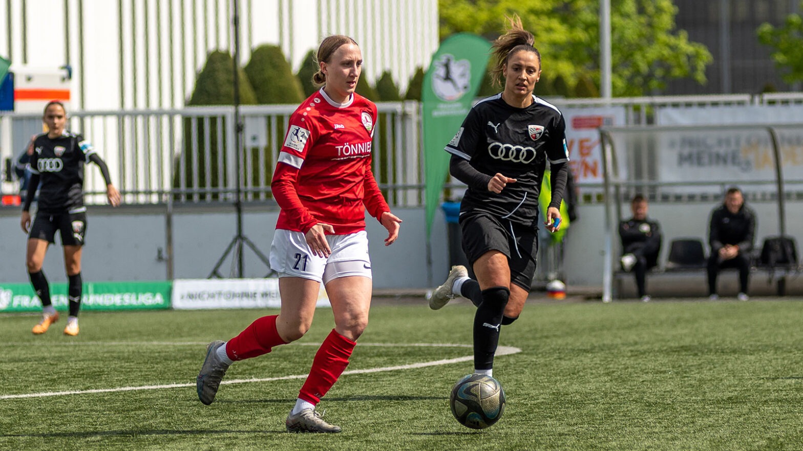 Paula Reimann im Zweitligaspiel gegen den FC Ingolstadt. (Foto: Boris Kessler / FSV Gütersloh 2009)