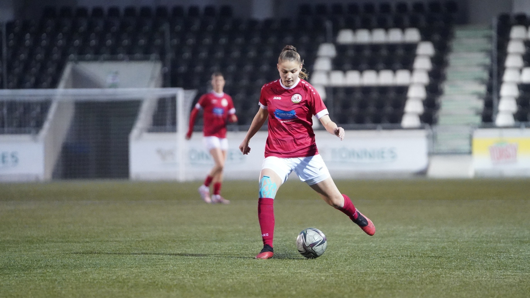 Elina Büttner im Einsatz für den FSV Gütersloh II. (Foto: Aleks Czapla / FSV Gütersloh 2009)