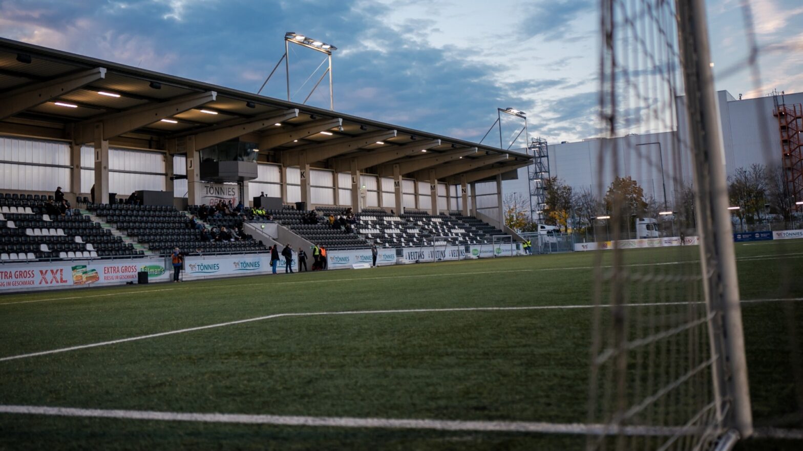 Die Tönnies-Arena ist die Heimspielstätte des FSV. (Foto: Oliver Hugo / FSV Gütersloh 2009)