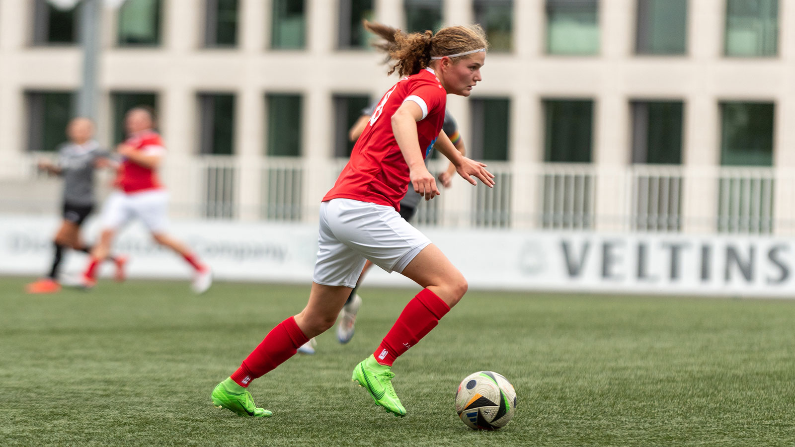 Alena Schmidt im Einsatz für die "Zweite" des FSV. (Foto: Boris Kessler / FSV Gütersloh 2009)