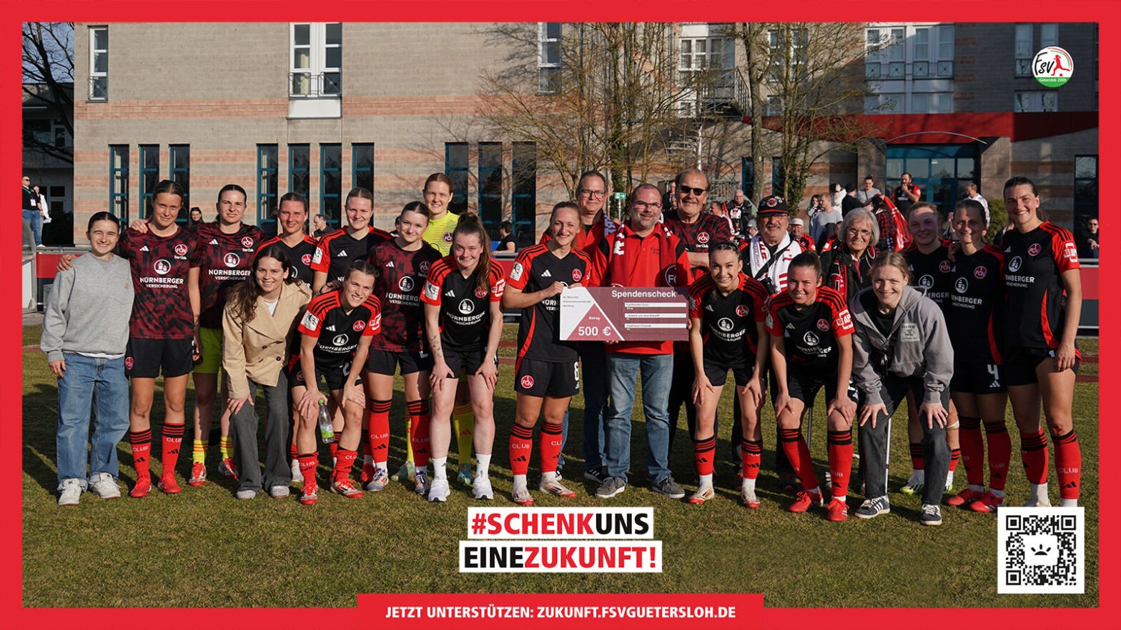 Spielerinnen des 1. FC Nürnberg und Mitglieder des Fanclubs "Clubfrauen Freunde". (Foto: 1. FC Nürnberg)