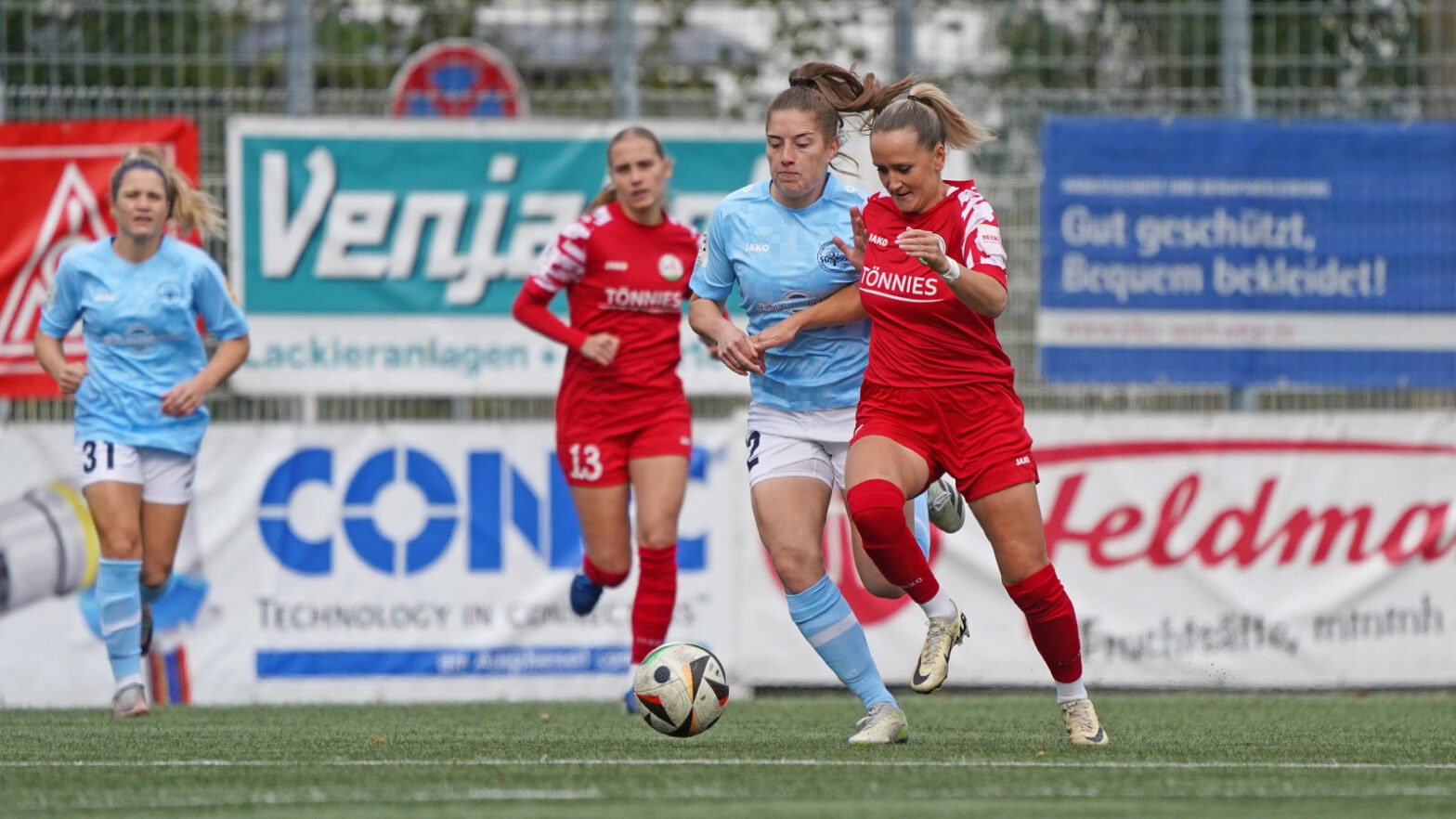 Melanie Schuster im Zweitliga-Hinspiel gegen die SG 99 Andernach. (Foto: Aleks Czapla / FSV Gütersloh 2009)