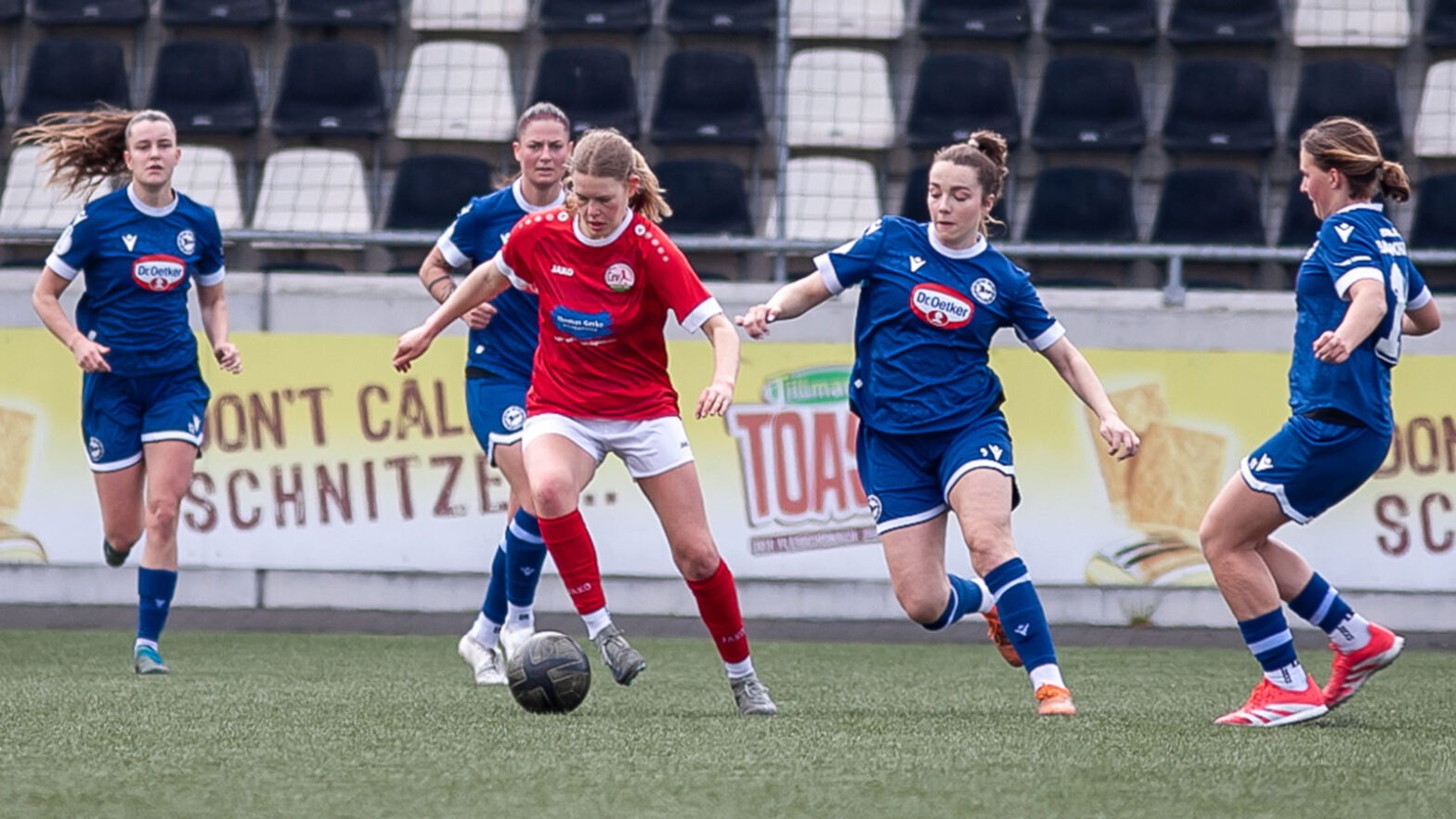FSV-Torschützin Marlene Menzel im Regionalliga-Duell gegen den DSC Arminia Bielefeld. (Foto: Dennis Seelige / FSV Gütersloh 2009)