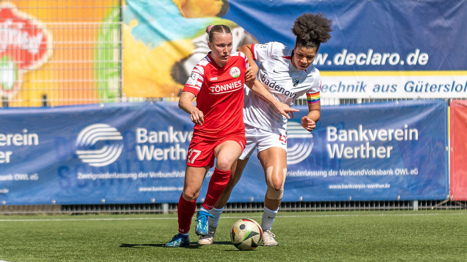 Paula Weber im Zweitligaduell gegen den SC Freiburg II. (Foto: Boris Kessler / FSV Gütersloh 2009)