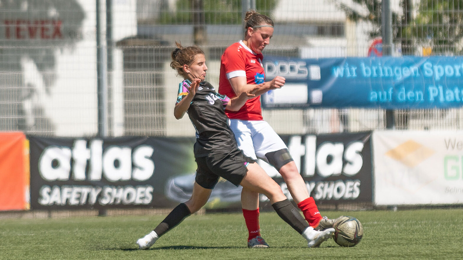 Birgitta "Biggi" Schmücker im Regionalliga-Duell gegen Vorwärts Spoho Köln. (Foto: Boris Kessler / FSV Gütersloh 2009)