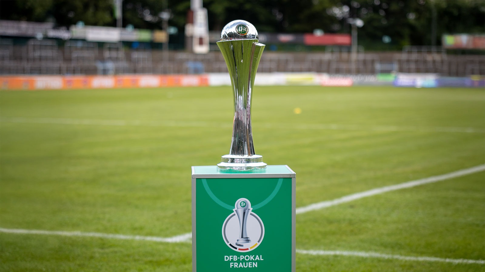 Das Objekt der Begierde im DFB-Pokal der Frauen. (Foto: Dennis Seelige / FSV Gütersloh 2009)