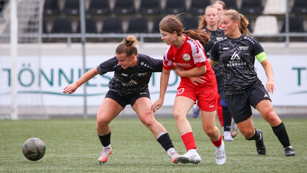 Greta Hohensee im Regionalliga-Duell gegen den SSV Rhade. (Foto: Michael Meßmann / FSV Gütersloh 2009)