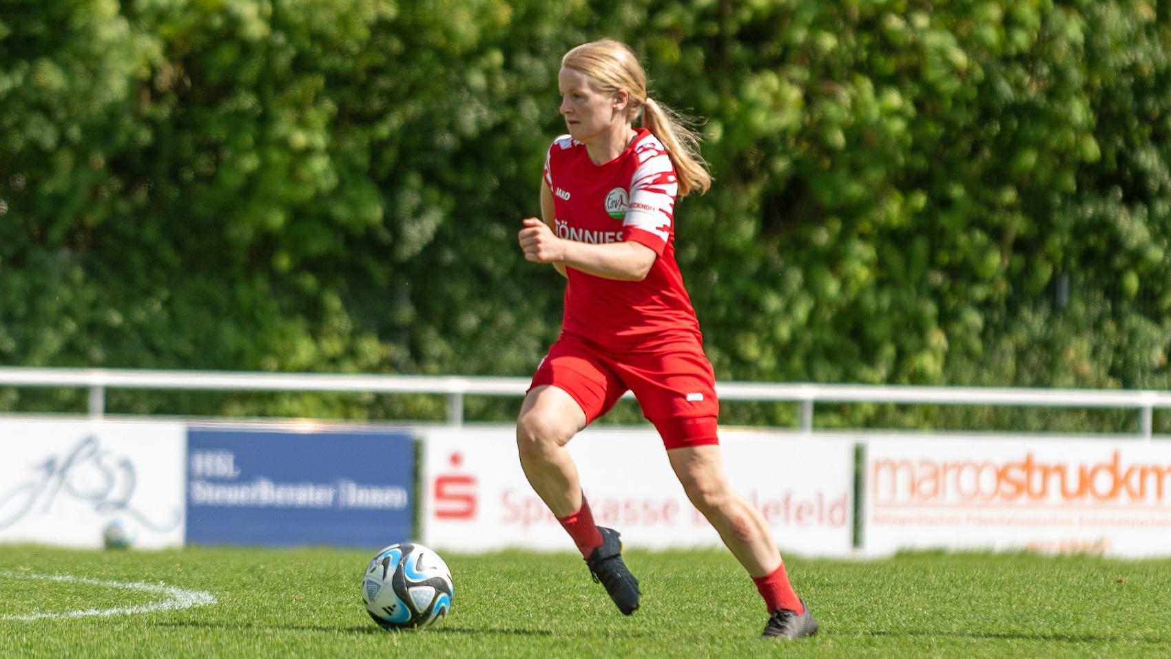 FSV-Angreiferin Anna-Lena Meier (Foto: Boris Kessler / FSV Gütersloh 2009)
