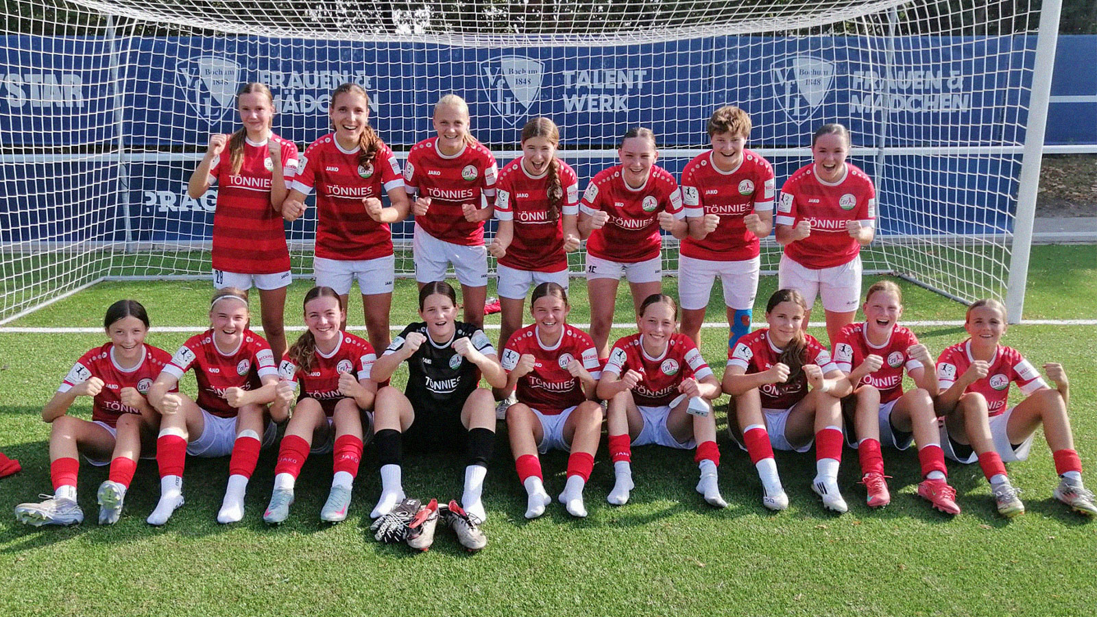 Jubel am Spieltag 1: Die U17-Mannschaft des FSV Gütersloh siegt beim VfL Bochum. (Foto: FSV Gütersloh 2009)