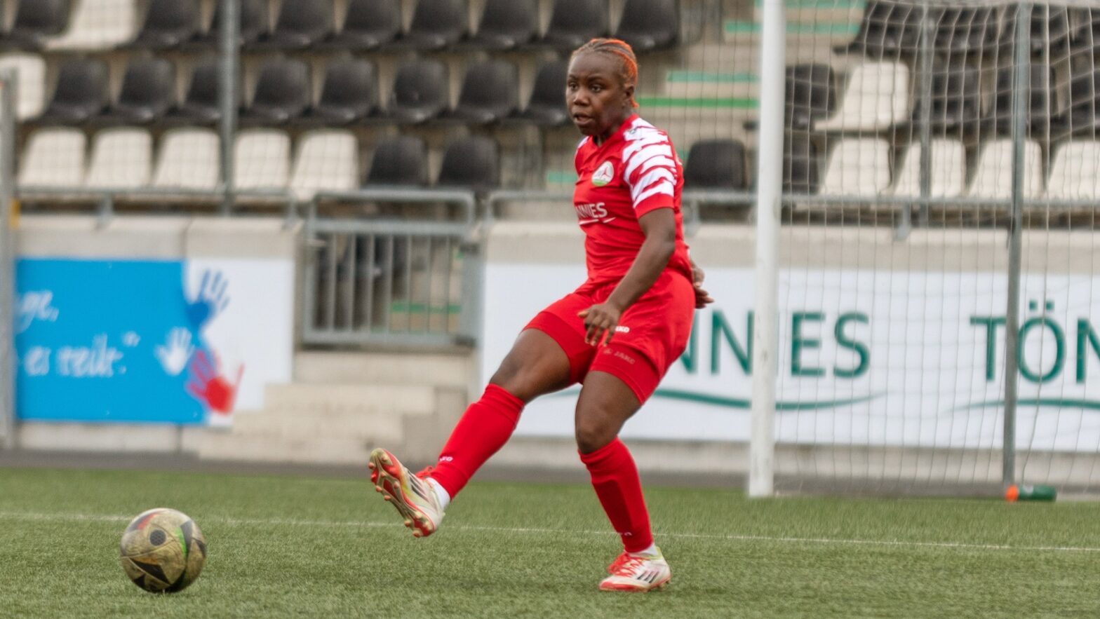 Gabriella Soundé im Einsatz für den FSV Gütersloh II. (Foto: Boris Kessler / FSV Gütersloh 2009)