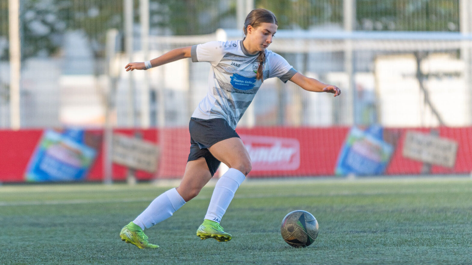 Helena Babic im Einsatz für FSV II. (Foto: Boris Kessler / FSV Gütersloh 2009)