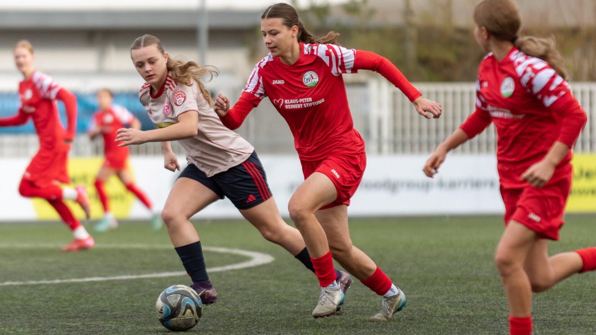 Friederike Ladage im B-Juniorinnen-Regionalliga-Duell gegen Fortuna Düsseldorf. (Foto: Boris Kessler / FSV Gütersloh 2009)