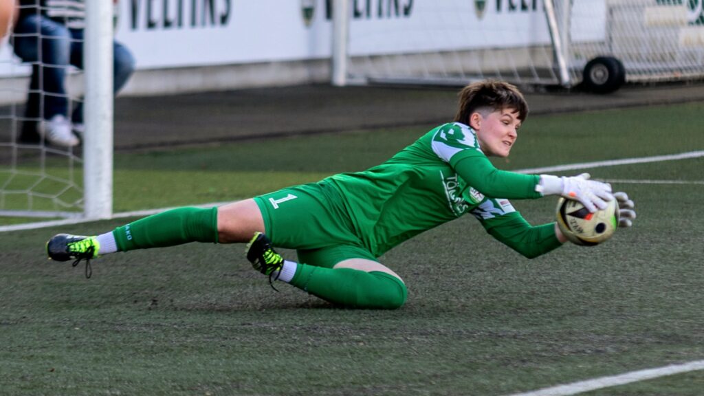 Starker Rückhalt: FSV-Torhüterin Leah Blome. (Foto: Dennis Seelige / FSV Gütersloh 2009)