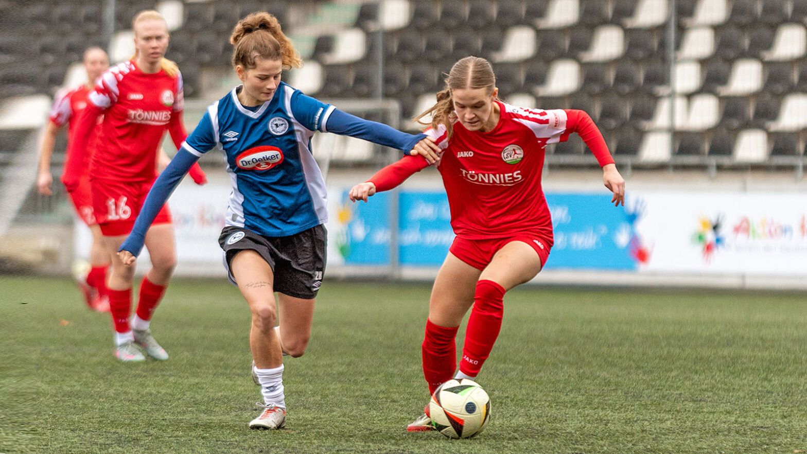 Leandra Kammermann in Ostwestfalen-Derby gegen Arminia Bielefeld. (Foto: Boris Kessler / FSV Gütersloh 2009)