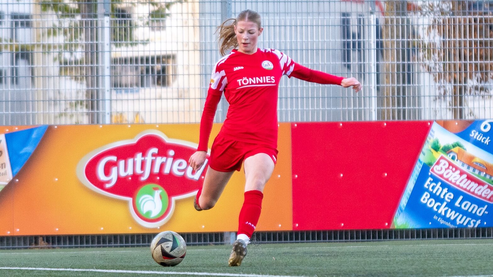 Lara Mehn im Einsatz für den FSV Gütersloh II. (Foto: Boris Kessler / FSV Gütersloh 2009)