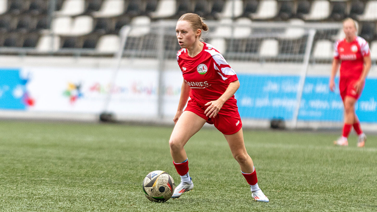 FSV-Nachwuchsspielerin Natalia Marczak (Foto: Boris Kessler / FSV Gütersloh 2009)FSV-Nachwuchsspielerin Natalia Marczak (Foto: Boris Kessler / FSV Gütersloh 2009)