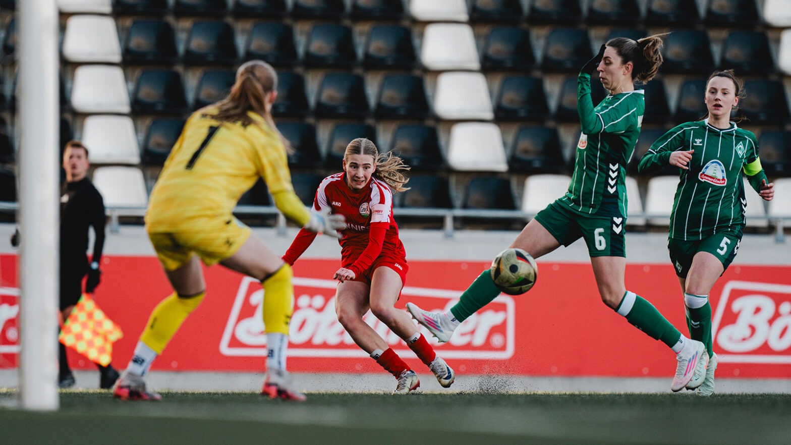 Anna Stockmann im Testspiel gegen Werder Bremen II. (Foto: Fabio Deinert / FSV Gütersloh 2009)