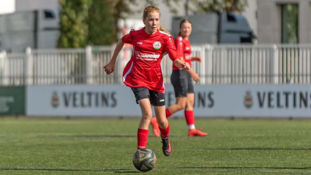 FSV-Nachwuchsspielerin Antonia Böhner (Foto: Boris Kessler / FSV Gütersloh 2009)