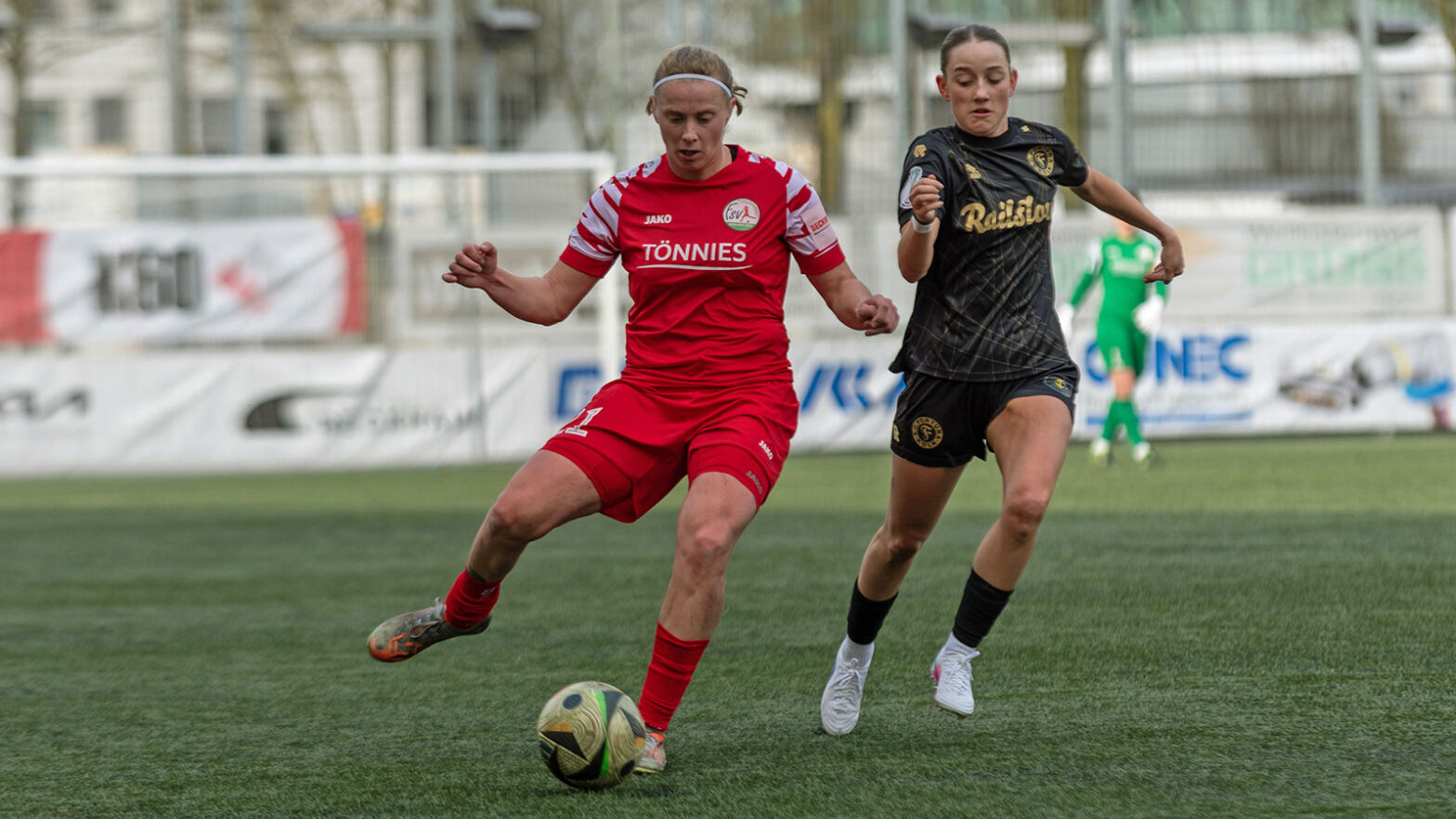 Tina Rother in der Regionalliga-Partie gegen den SC Fortuna Köln. (Foto: Boris Kessler / FSV Gütersloh 2009)