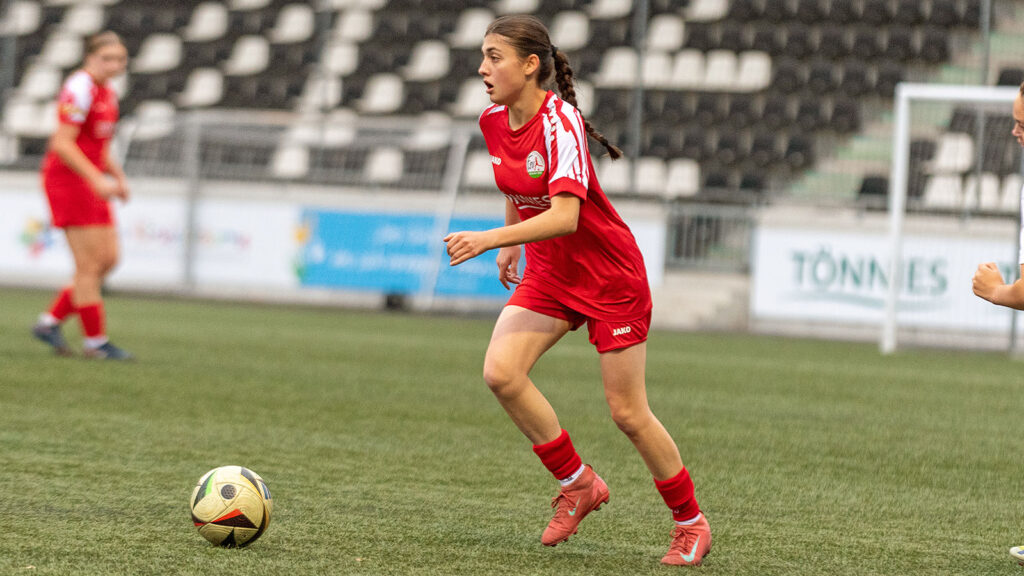 FSV-Nachwuchsspielerin Luljeta Dragaj (Foto: Boris Kessler / FSV Gütersloh 2009)