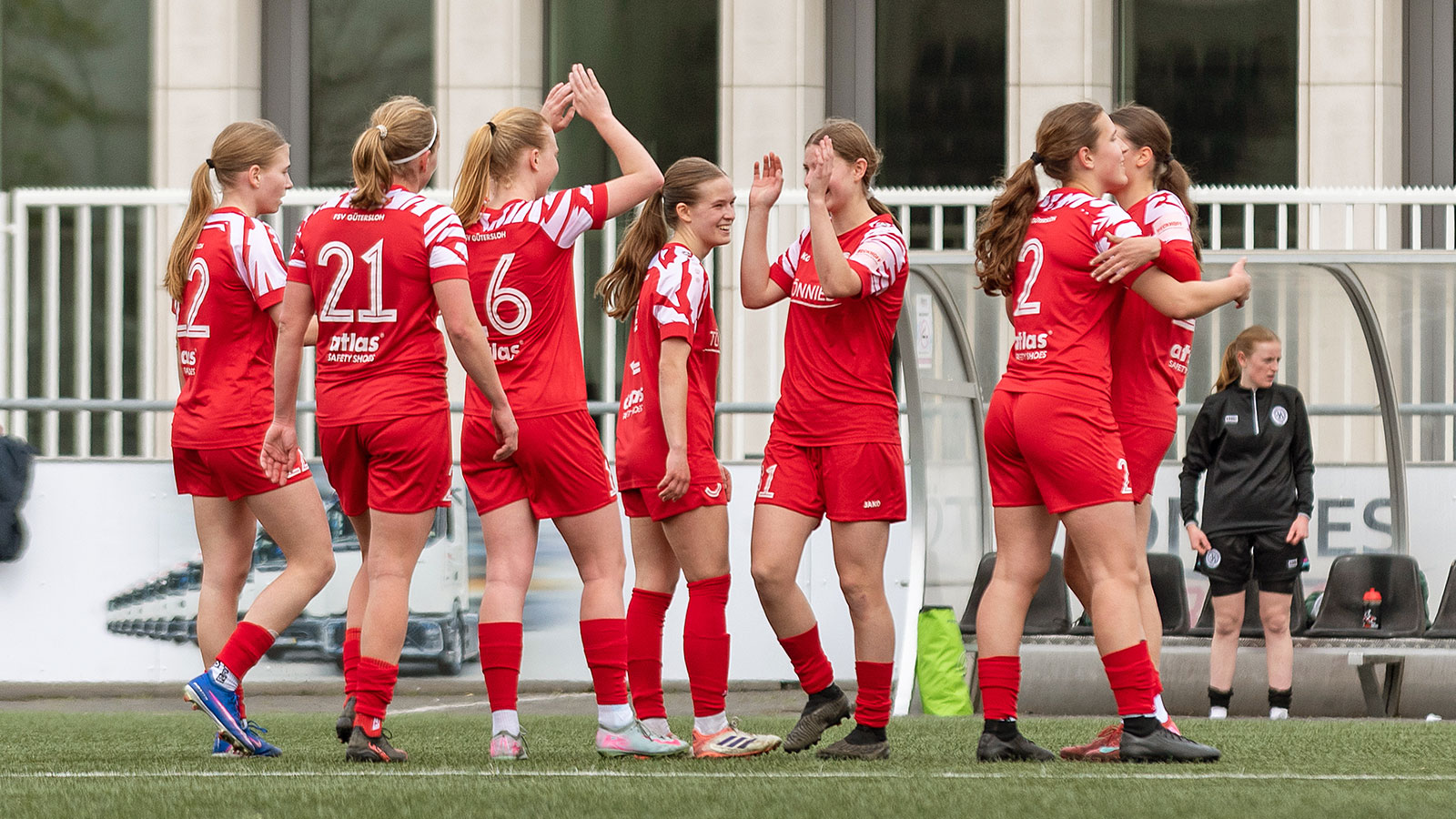 Das Regionalliga-Team des FSV. (Foto: Boris Kessler / FSV Gütersloh 2009)