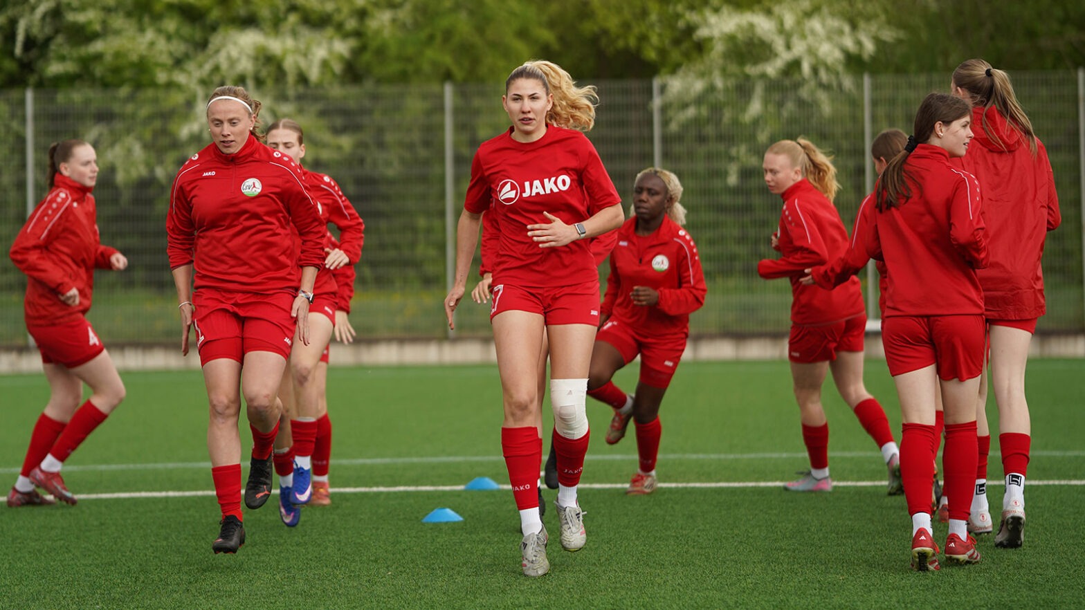 Das FSV-Regionalliga-Team beim Warm-up. (Foto: Aleks Czapla / FSV Gütersloh 2009)