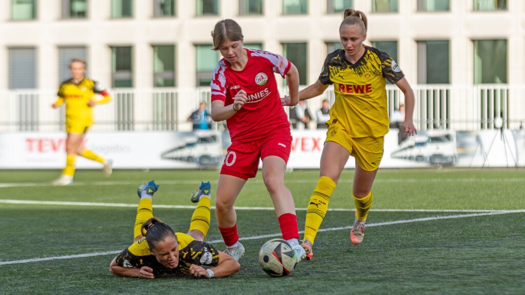 U17-Nationalspielerin Greta Hohensee im Hinrunden-Duell gegen Borussia Dortmund. (Foto: Boris Kessler / FSV Gütersloh 2009)