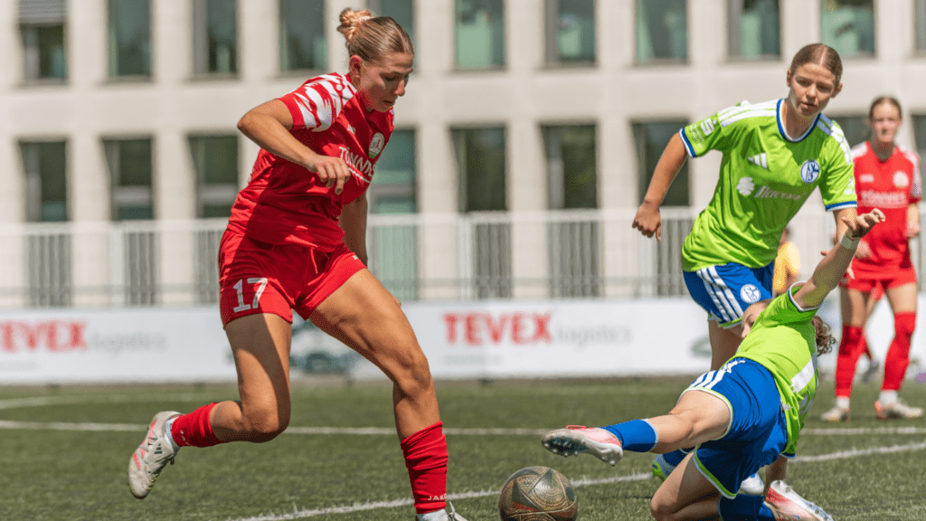 Frauen I gewinnen Testspiel mit 4:2 gegen Schalke 04 U19 (Foto: Boris Kessler / FSV Gütersloh)
